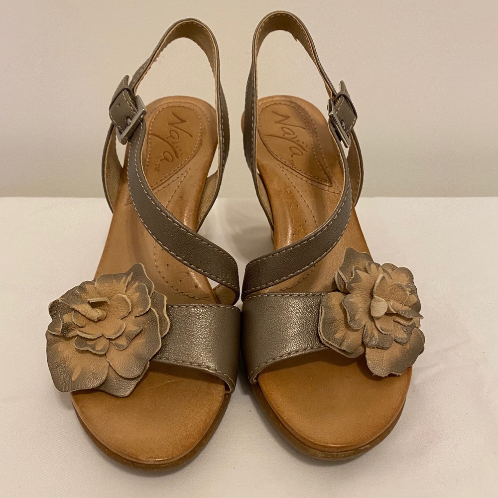 Floral detail sandals, size 5